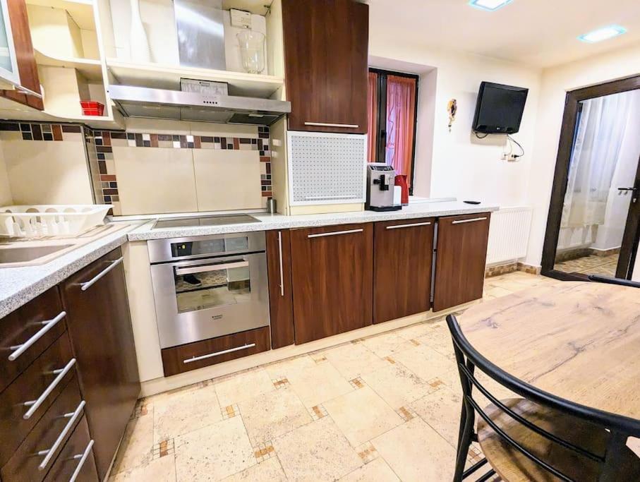 Maisonette Balcesco Braşov Exteriör bild